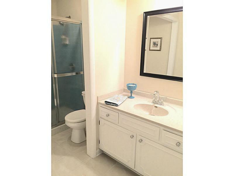 8666 Fox Ridge Lane Indianapolis, IN 46256 - Photo 12 of 20 Gallery Image 12
