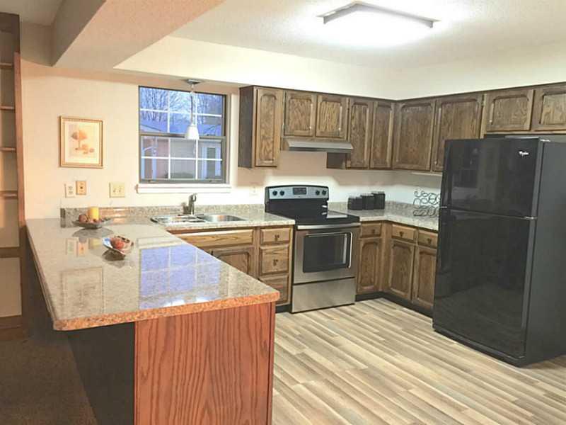 8666 Fox Ridge Lane Indianapolis, IN 46256 - Photo 5 of 20 Gallery Image 5