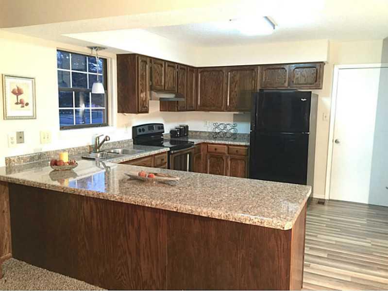 8666 Fox Ridge Lane Indianapolis, IN 46256 - Photo 6 of 20 Gallery Image 6