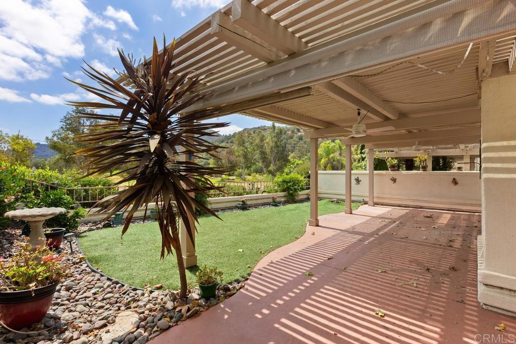 9046 Circle R Oaks Lane Escondido, CA 92026 - Photo 31 of 45
