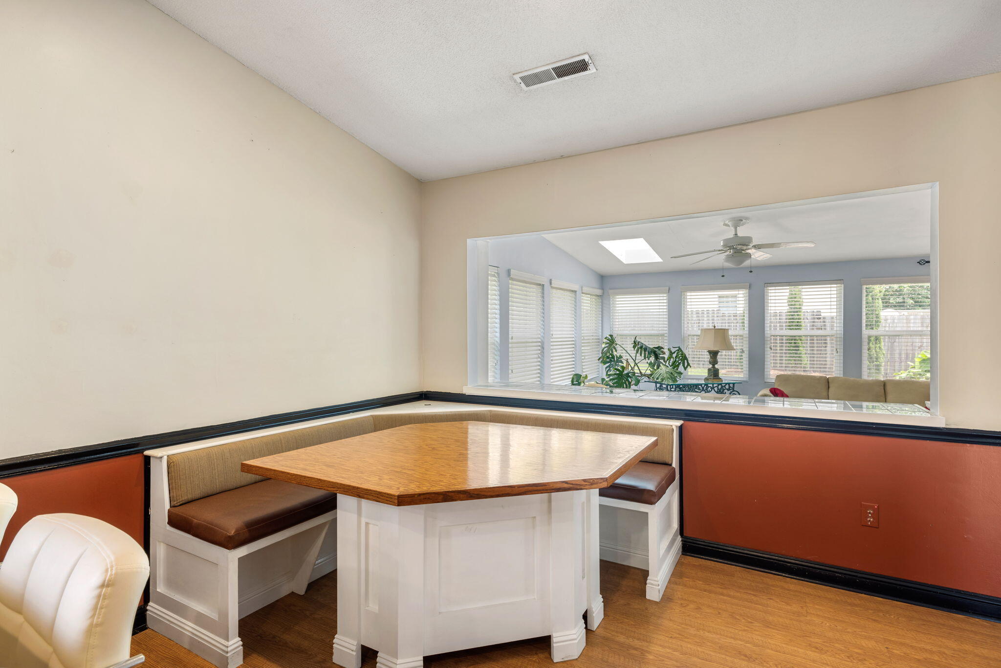 1614 Lauda Drive Mount Pleasant, SC 29464 - Photo 11 of 40 Eat-in area of kitchen