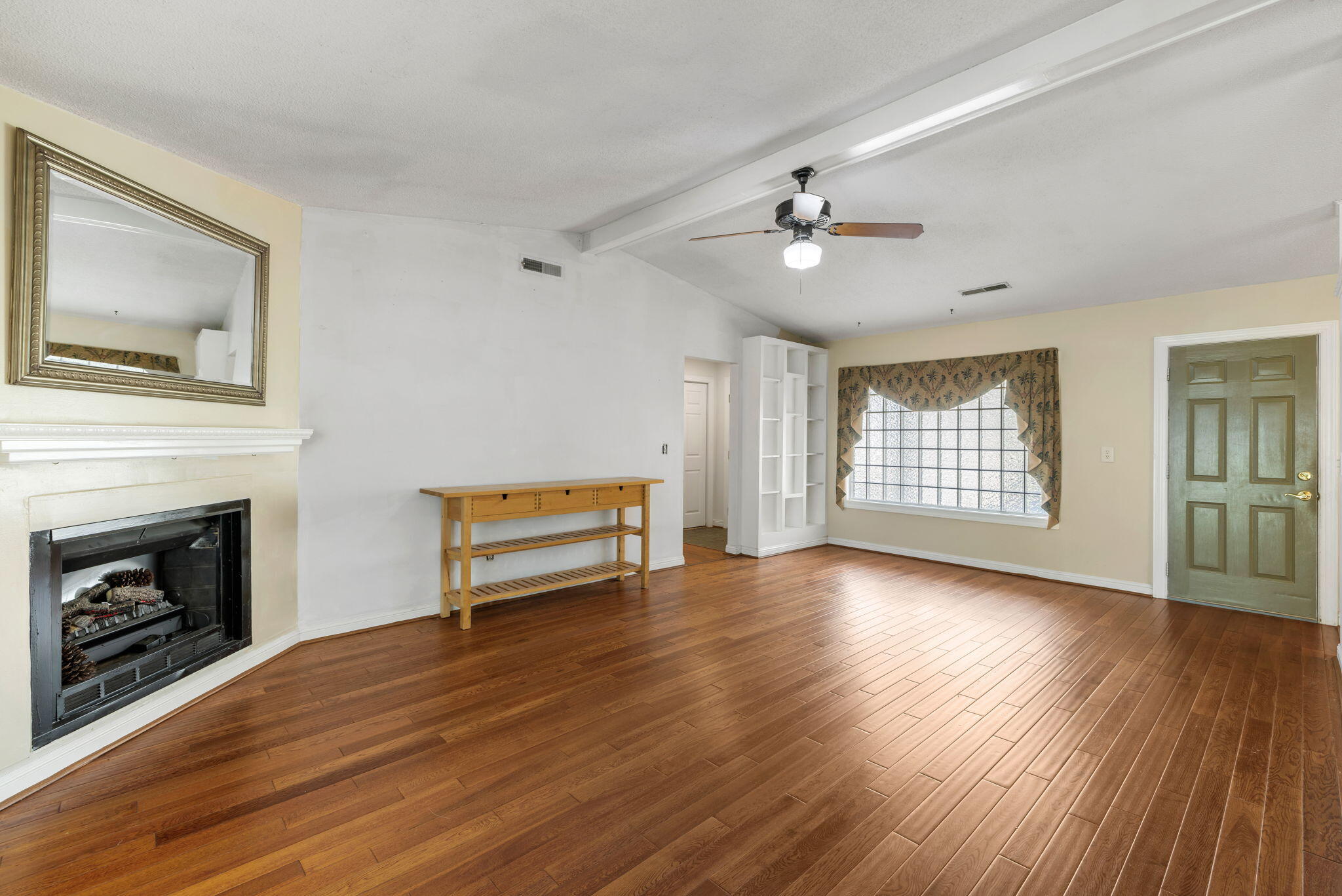 1614 Lauda Drive Mount Pleasant, SC 29464 - Photo 3 of 40 Family room