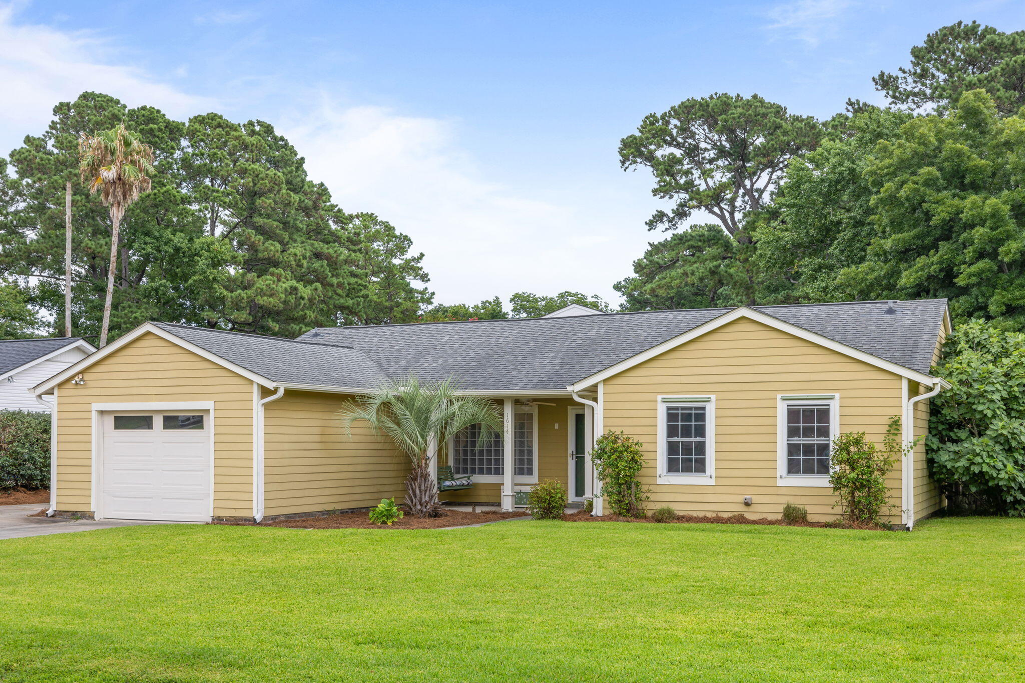 1614 Lauda Drive Mount Pleasant, SC 29464 - Photo 31 of 40 Exterior front