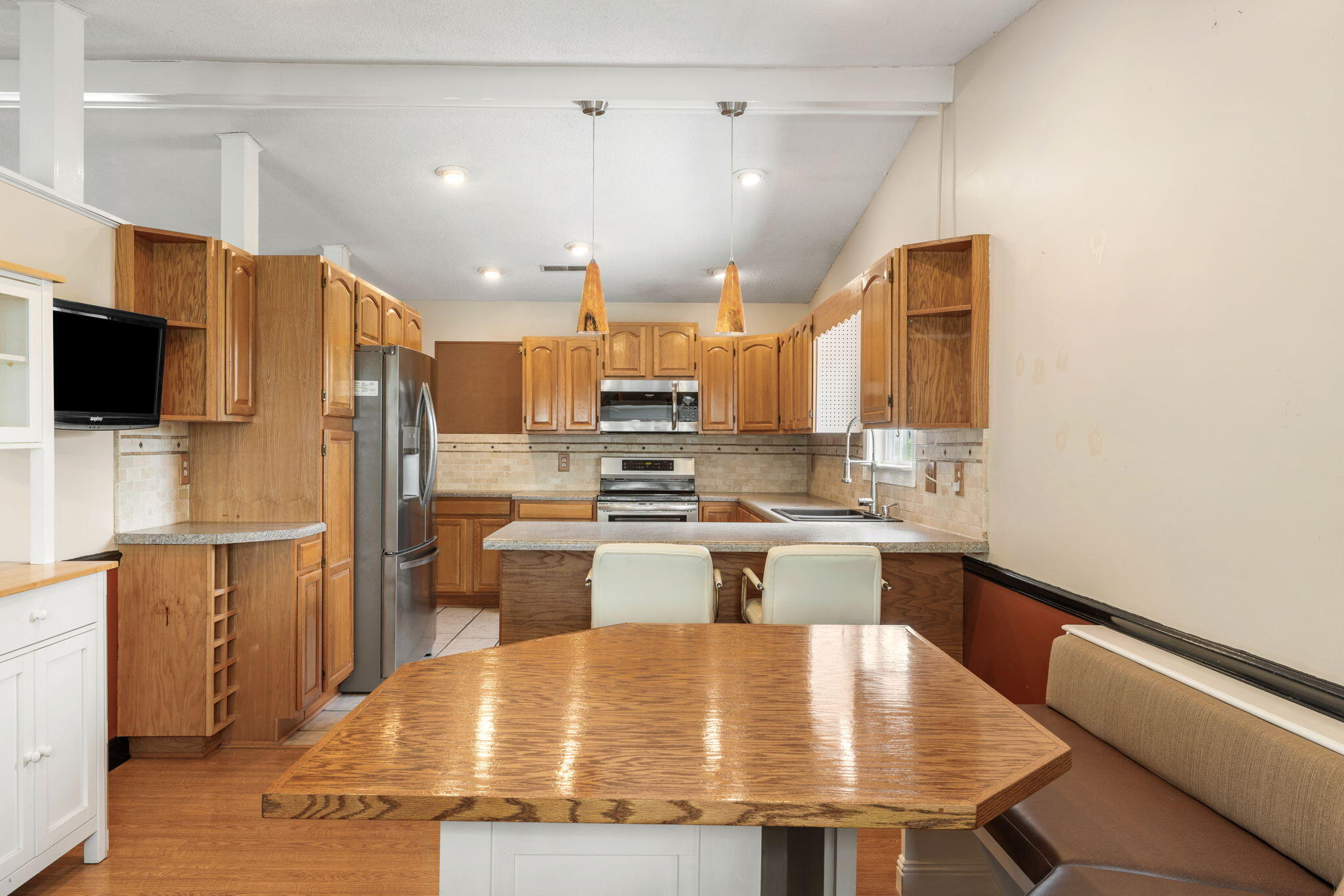 1614 Lauda Drive Mount Pleasant, SC 29464 - Photo 7 of 40 Eat-in kitchen