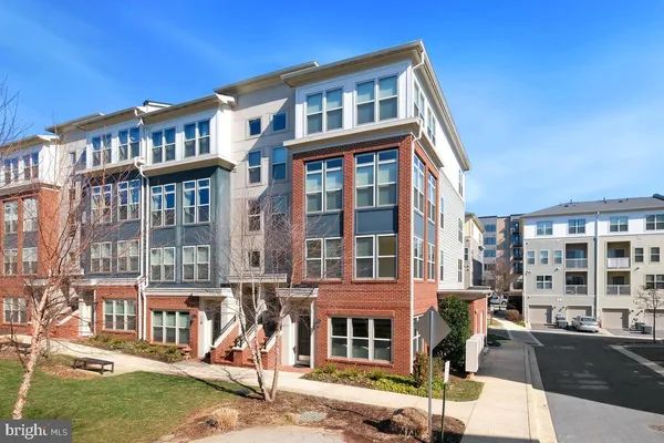 $3,300 | 123 Copley Circle, Unit 35A, Gaithersburg, MD 20878