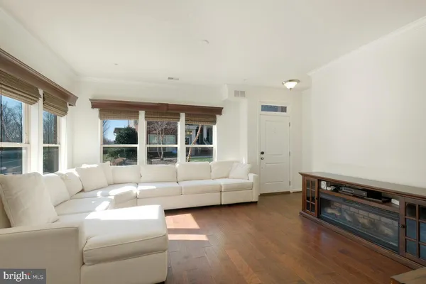 $3,300 | 123 Copley Circle, Unit 35A, Gaithersburg, MD 20878