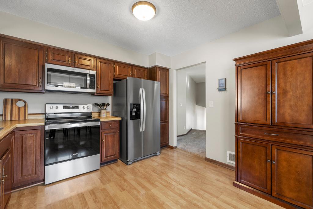 8550 Darnel Road Eden Prairie, MN 55347 - Photo 9 of 49 Gallery Image 9