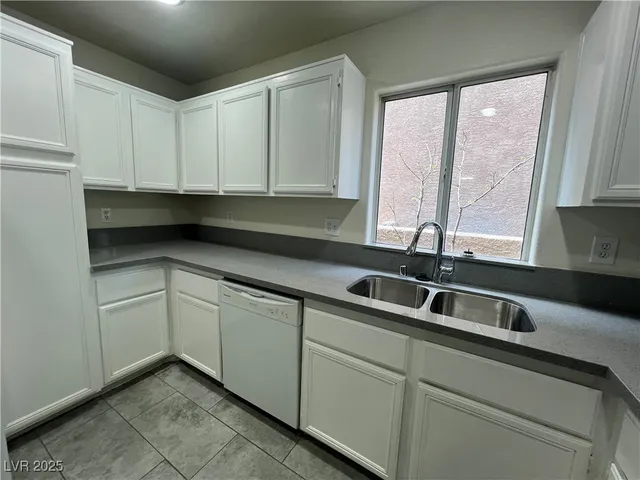 $1,850 | 5586 Lago Court, Las Vegas, NV 89118