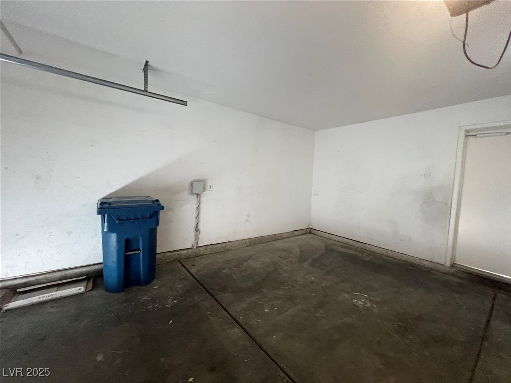 5586 Lago Court Las Vegas, NV 89118 - Photo 14 of 33