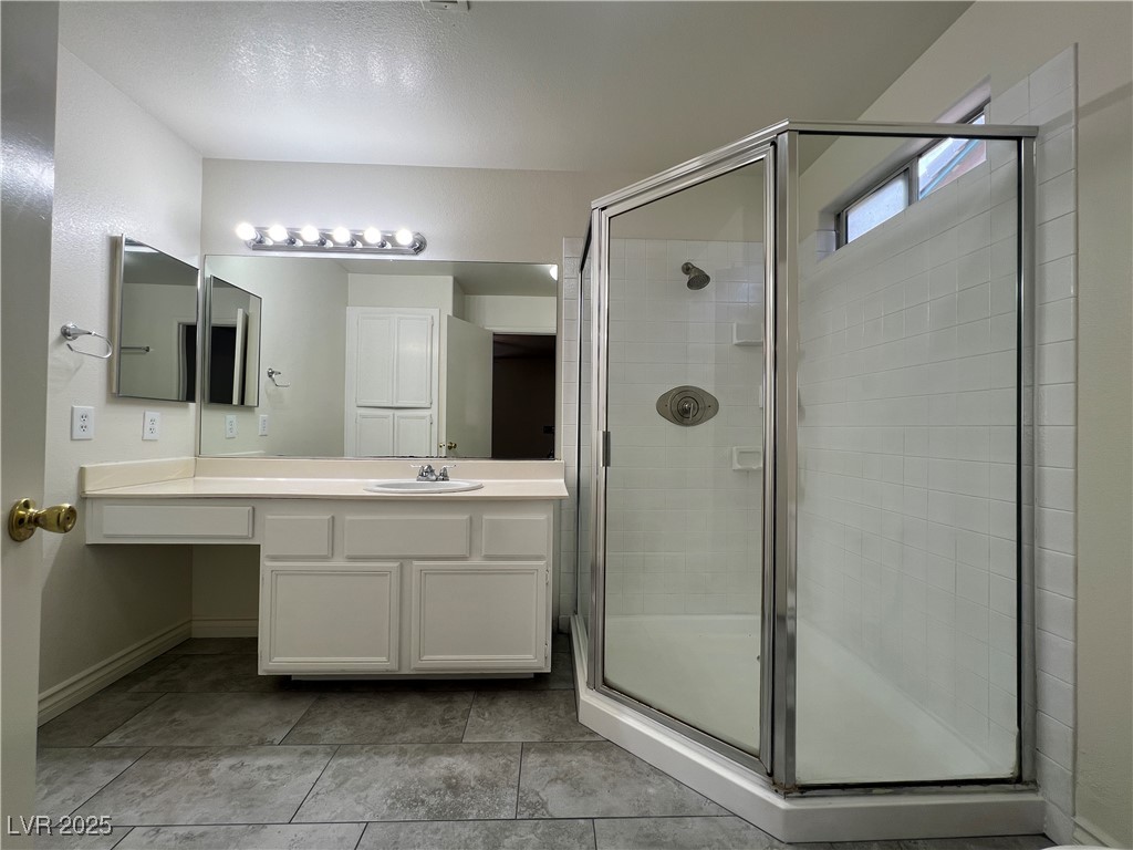 5586 Lago Court Las Vegas, NV 89118 - Photo 20 of 33