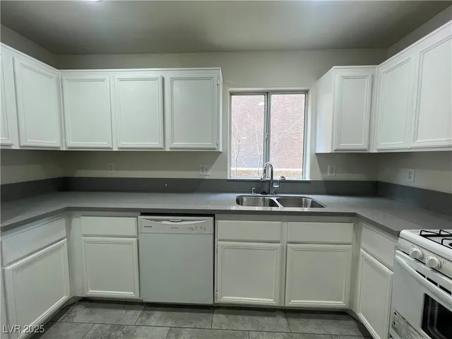 $1,850 | 5586 Lago Court, Las Vegas, NV 89118