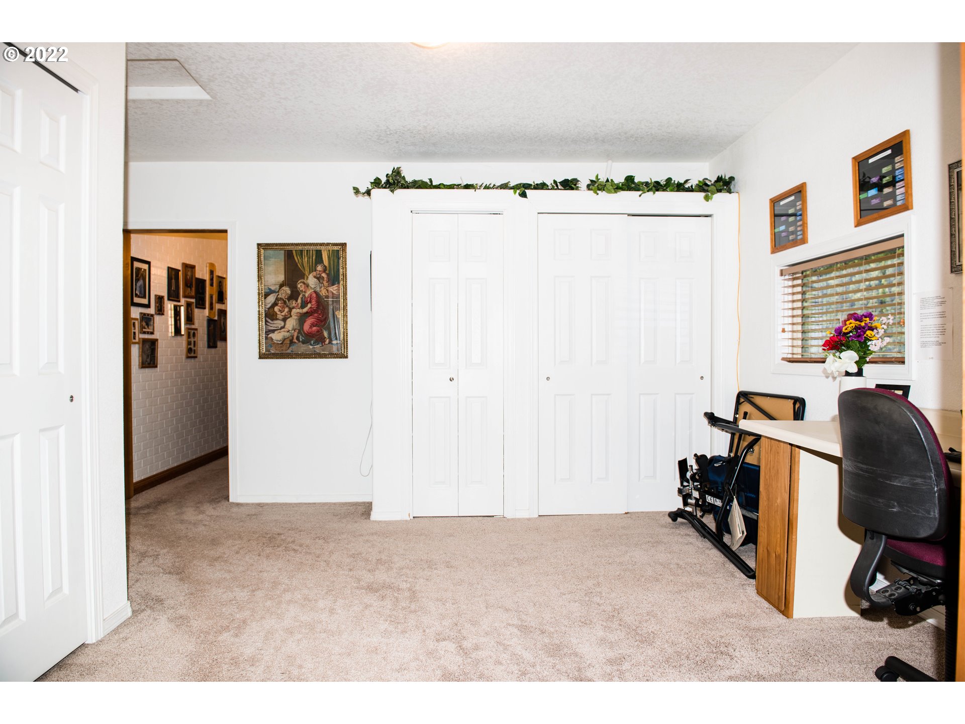 24550 Southwest Tile Flat Road Hillsboro, OR 97123 - Photo 8 of 32 a workspace with furniture and window
