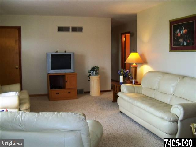 183 Ducktown Road York, PA 17406 - Photo 10 of 21 Gallery Image 10