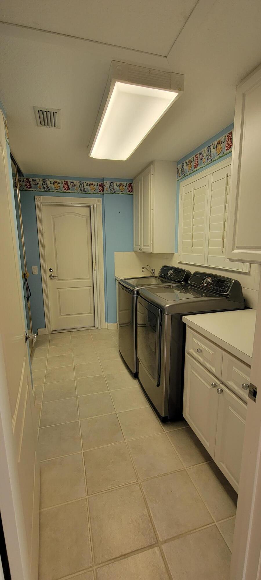 1076 Southwest Tamarrow Place Stuart, FL 34997 - Photo 33 of 44 20211210_101808