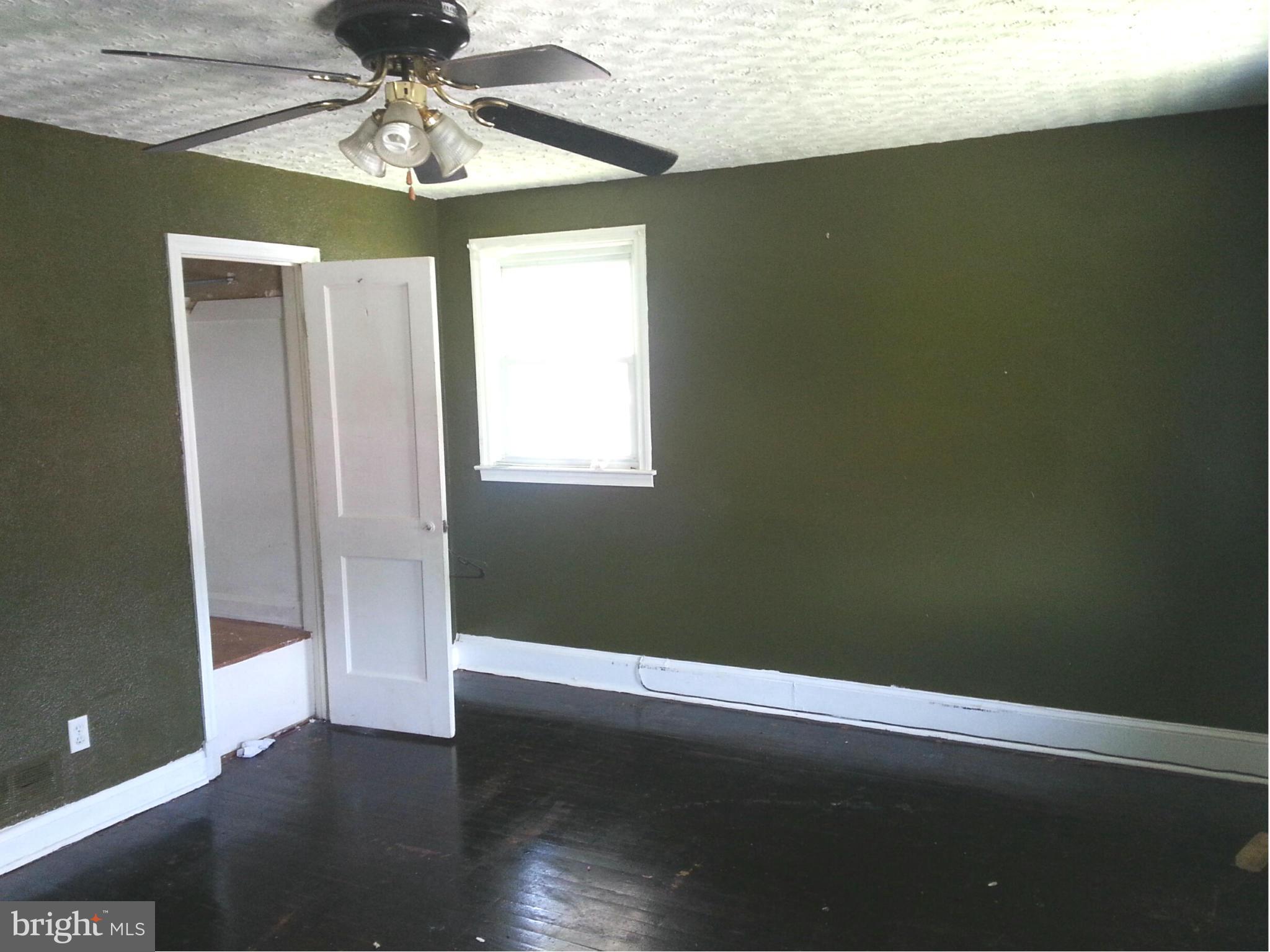 735 Bethnal Road Baltimore, MD 21229 - Photo 11 of 26 Bedroom (Master)