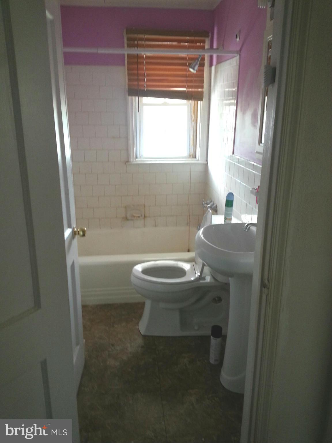 735 Bethnal Road Baltimore, MD 21229 - Photo 13 of 26 Bath