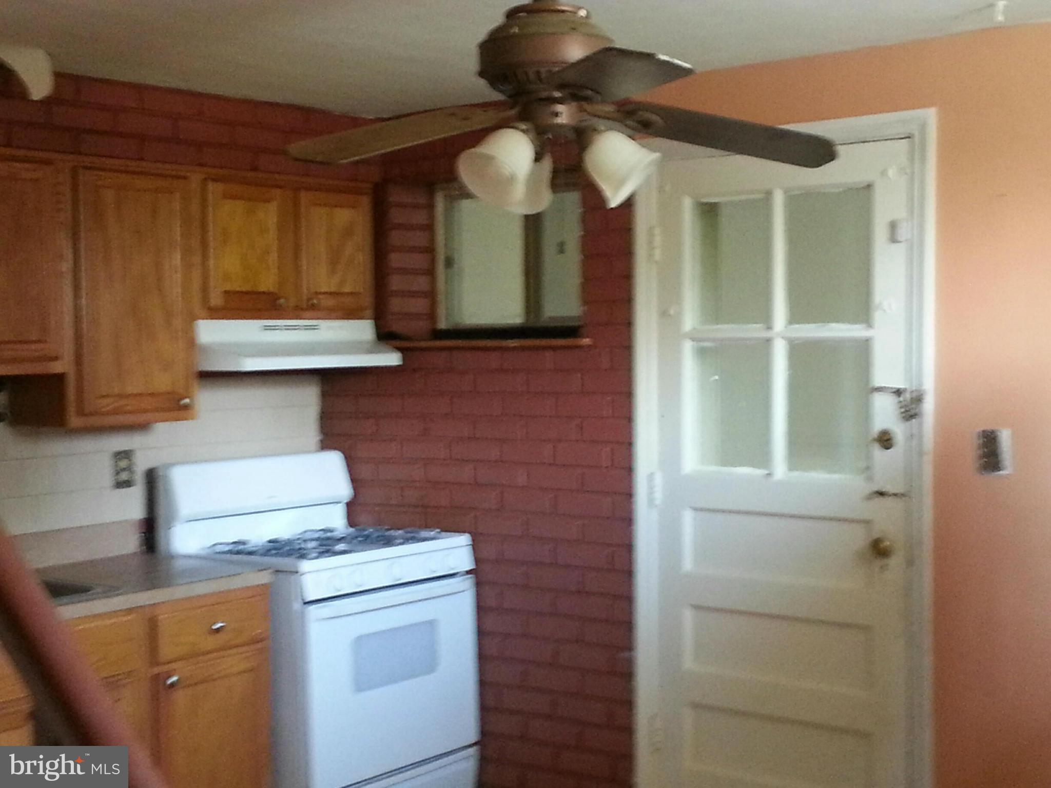 735 Bethnal Road Baltimore, MD 21229 - Photo 17 of 26 Kitchen