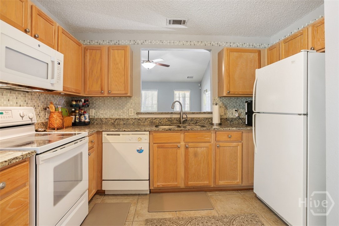 120 Trellis Way Savannah, GA 31419 - Photo 15 of 36 Kitchen overlooking Living Area