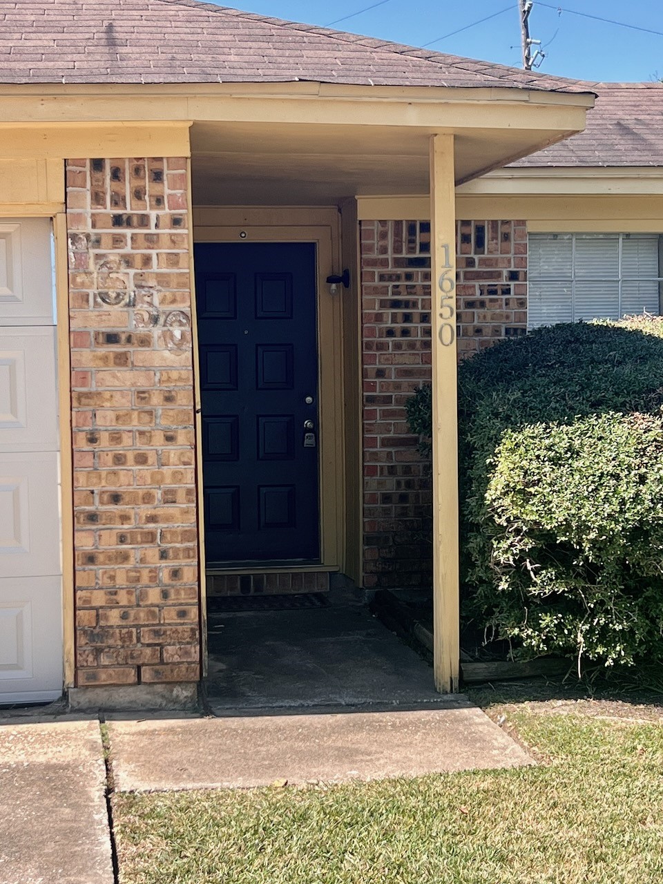 1650 Shirley Circle Beaumont, TX 77707 - Photo 2 of 14 a view of entryway front of house