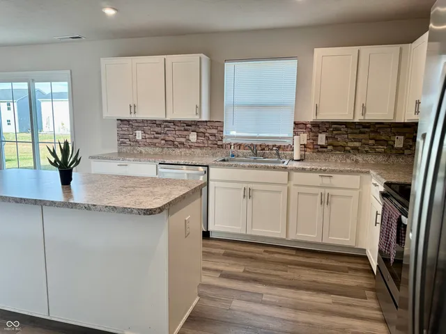 $2,400 | 830 McArthur Drive, Lebanon, IN 46052