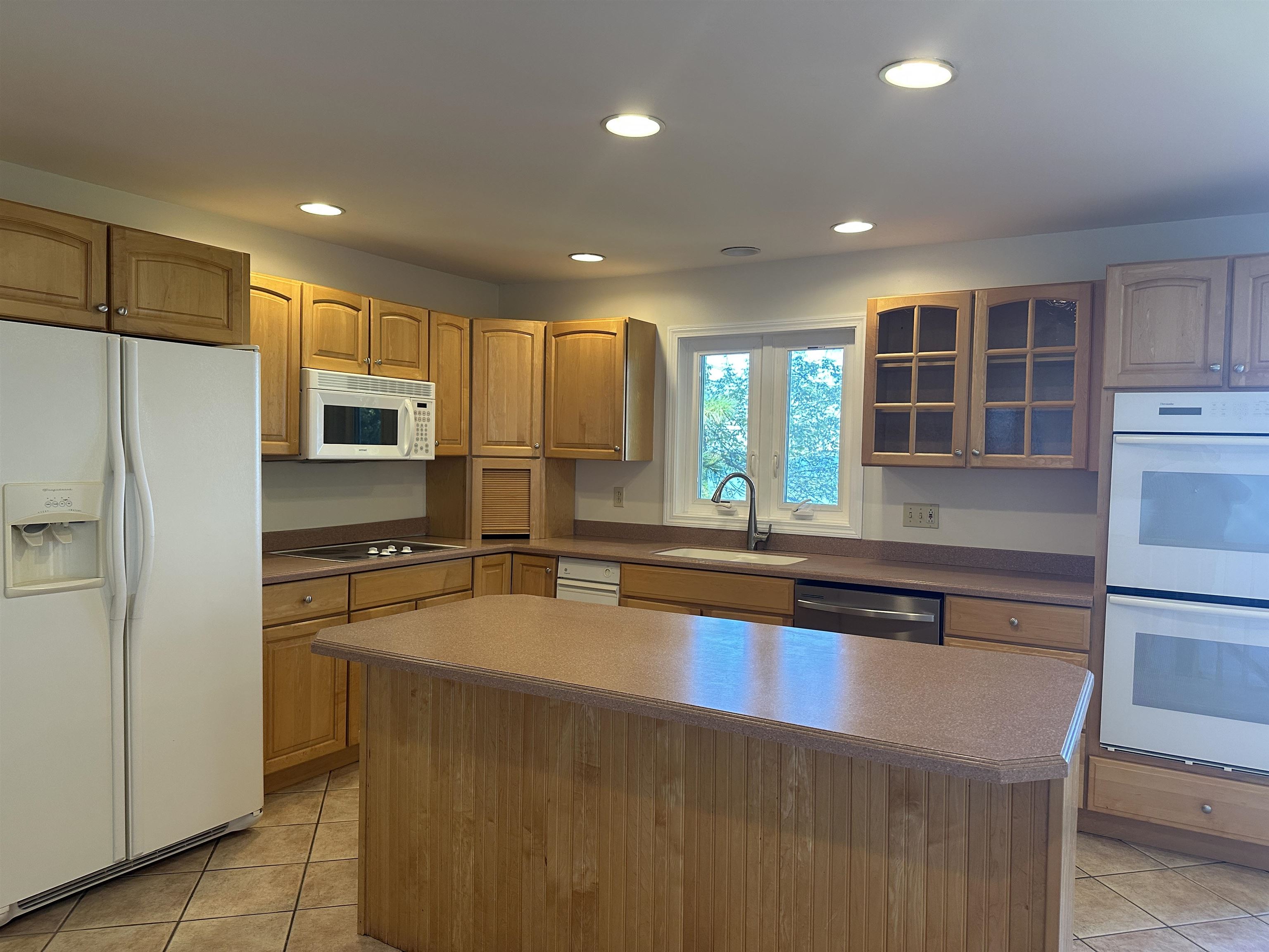 304 Thayer Bay Road Colchester, VT 05446 - Photo 9 of 32