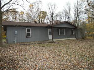 641 Riley Boulevard Bedford, IN 47421 - Photo 1 of 3