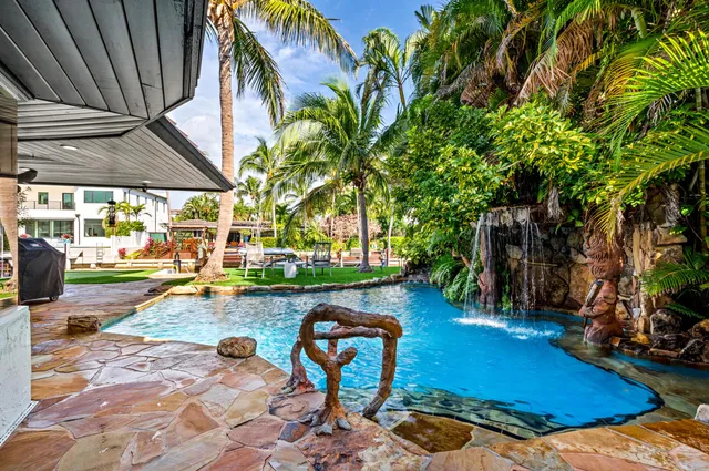 $2,795,000 | 681 Harbour Drive, Boca Raton, FL 33431