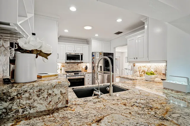 $2,795,000 | 681 Harbour Drive, Boca Raton, FL 33431