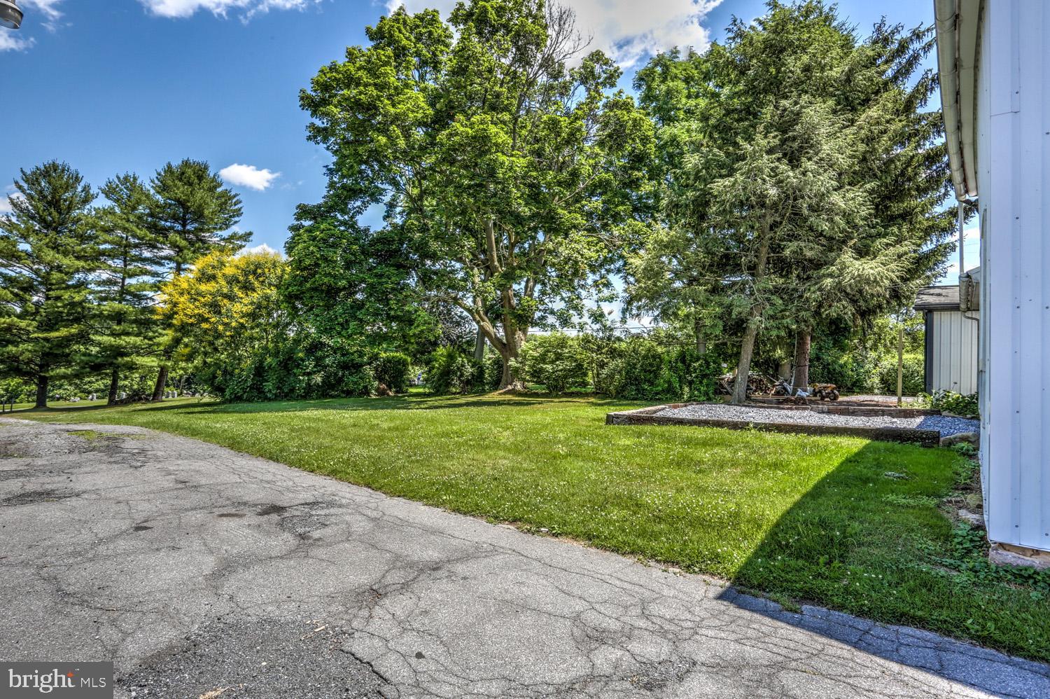 1320 Newport Road Manheim, PA 17545 - Photo 14 of 57