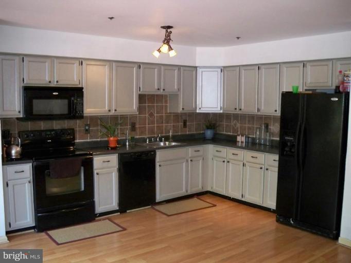 6904 Mayfair Road Laurel, MD 20707 - Photo 2 of 20 Kitchen
