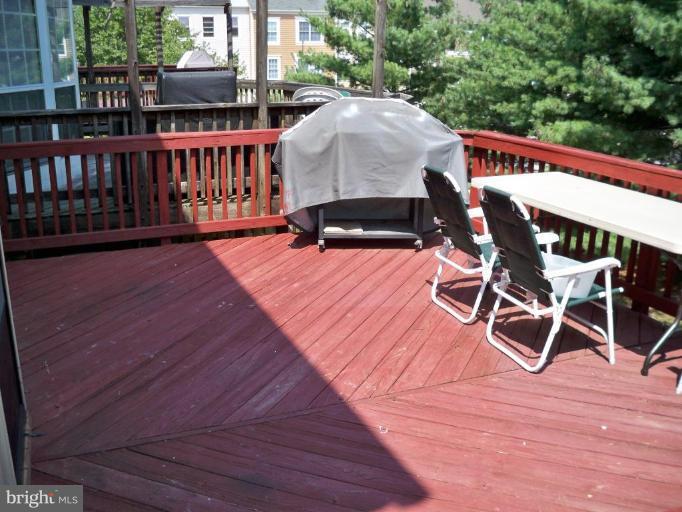 6904 Mayfair Road Laurel, MD 20707 - Photo 11 of 20 Deck