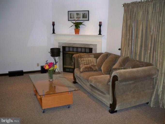 6904 Mayfair Road Laurel, MD 20707 - Photo 7 of 20 Family Room