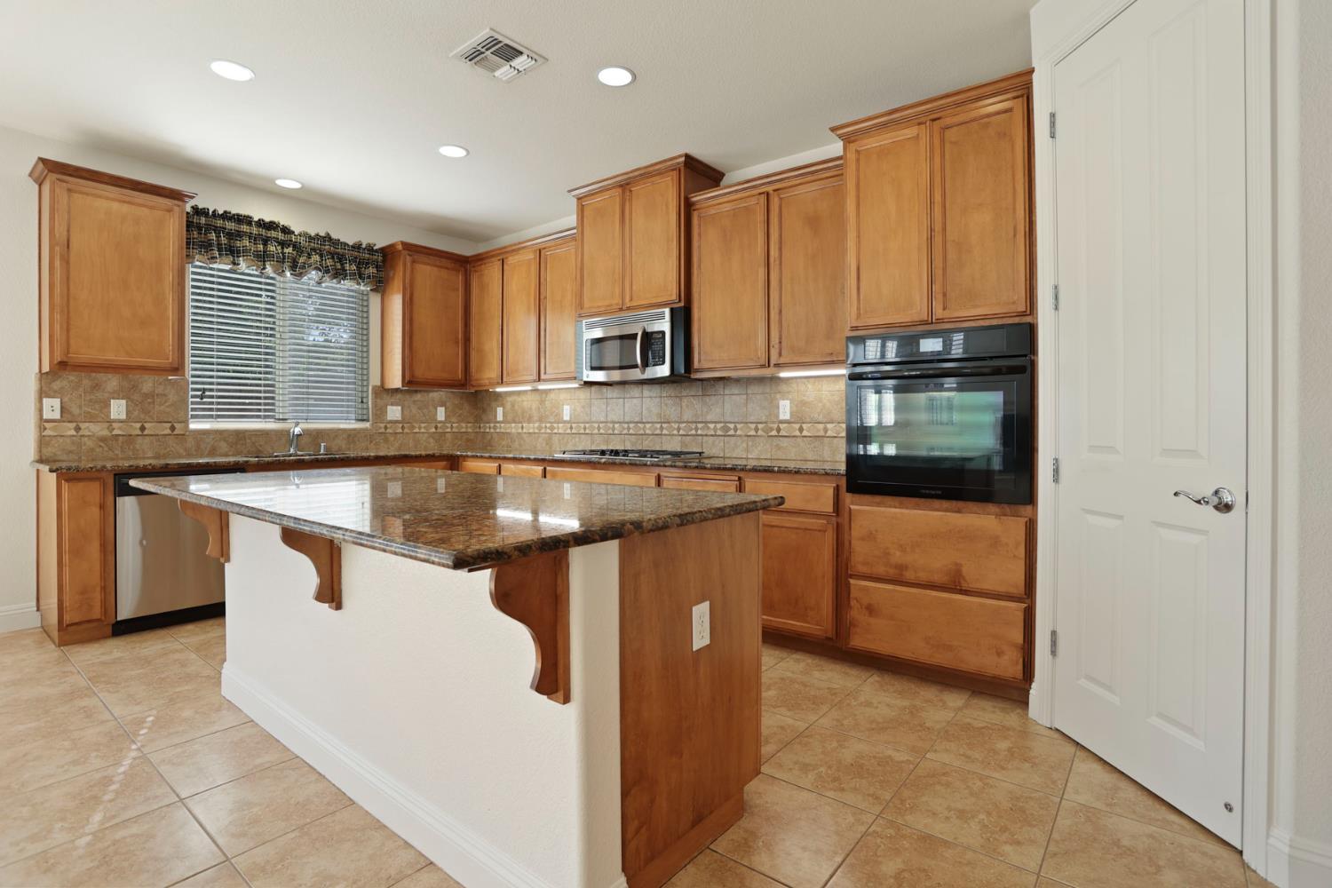 1773 Lana Way Manteca, CA 95337 - Photo 27 of 56