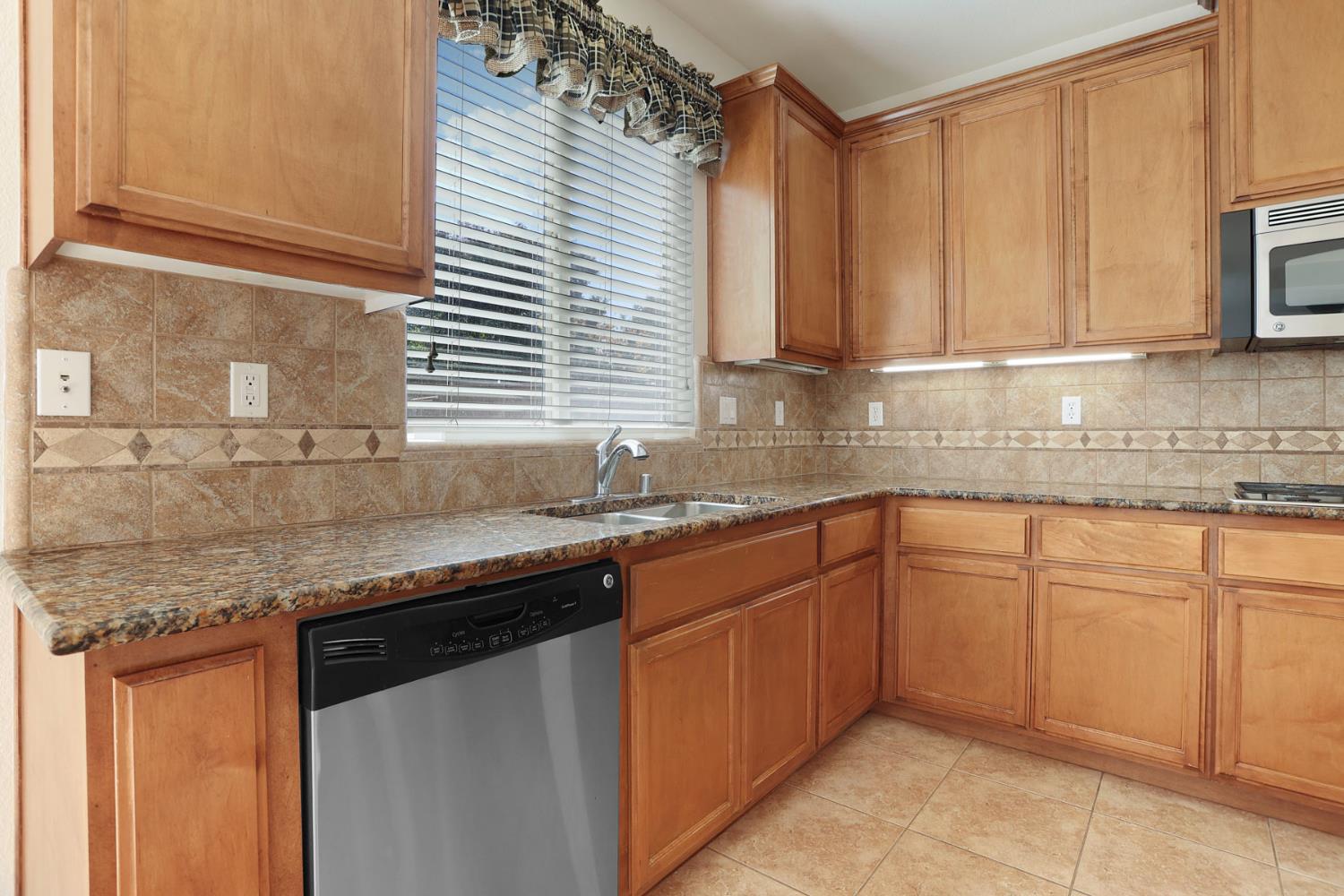 1773 Lana Way Manteca, CA 95337 - Photo 31 of 56