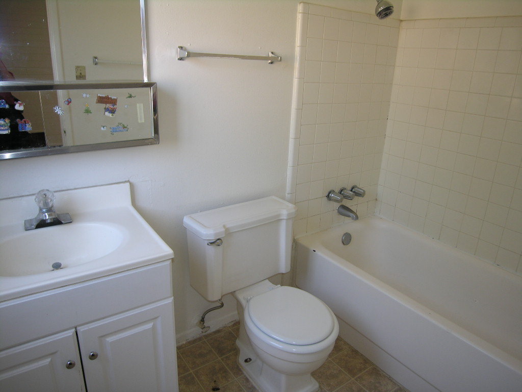 1710 East Ocotillo Road, Unit E Phoenix, AZ 85016 - Photo 11 of 12 Unit2 Bath