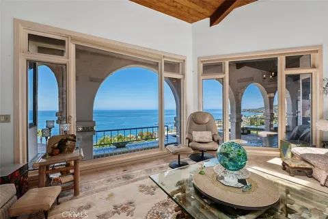 $6,485,000 | 2399 San Clemente Street, Laguna Beach, CA 92651