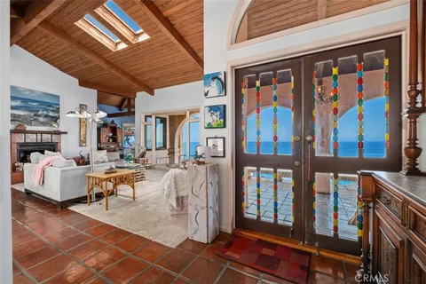 $6,485,000 | 2399 San Clemente Street, Laguna Beach, CA 92651