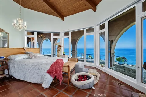 $6,485,000 | 2399 San Clemente Street, Laguna Beach, CA 92651
