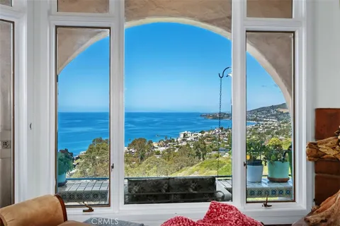 $6,485,000 | 2399 San Clemente Street, Laguna Beach, CA 92651