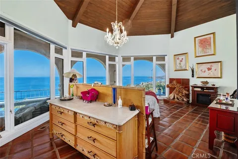 $6,485,000 | 2399 San Clemente Street, Laguna Beach, CA 92651