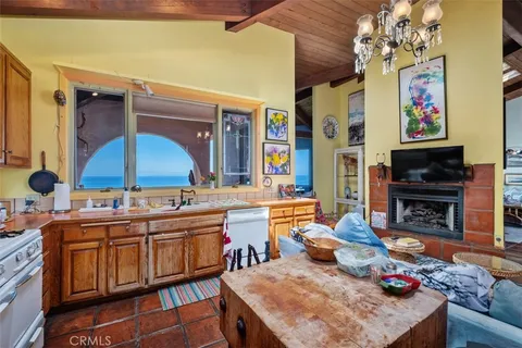 $6,485,000 | 2399 San Clemente Street, Laguna Beach, CA 92651