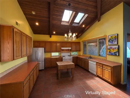$6,485,000 | 2399 San Clemente Street, Laguna Beach, CA 92651