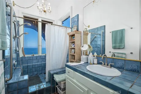 $6,485,000 | 2399 San Clemente Street, Laguna Beach, CA 92651