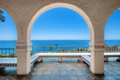 $6,485,000 | 2399 San Clemente Street, Laguna Beach, CA 92651