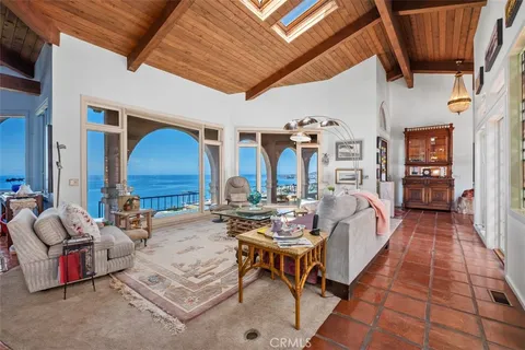 $6,485,000 | 2399 San Clemente Street, Laguna Beach, CA 92651