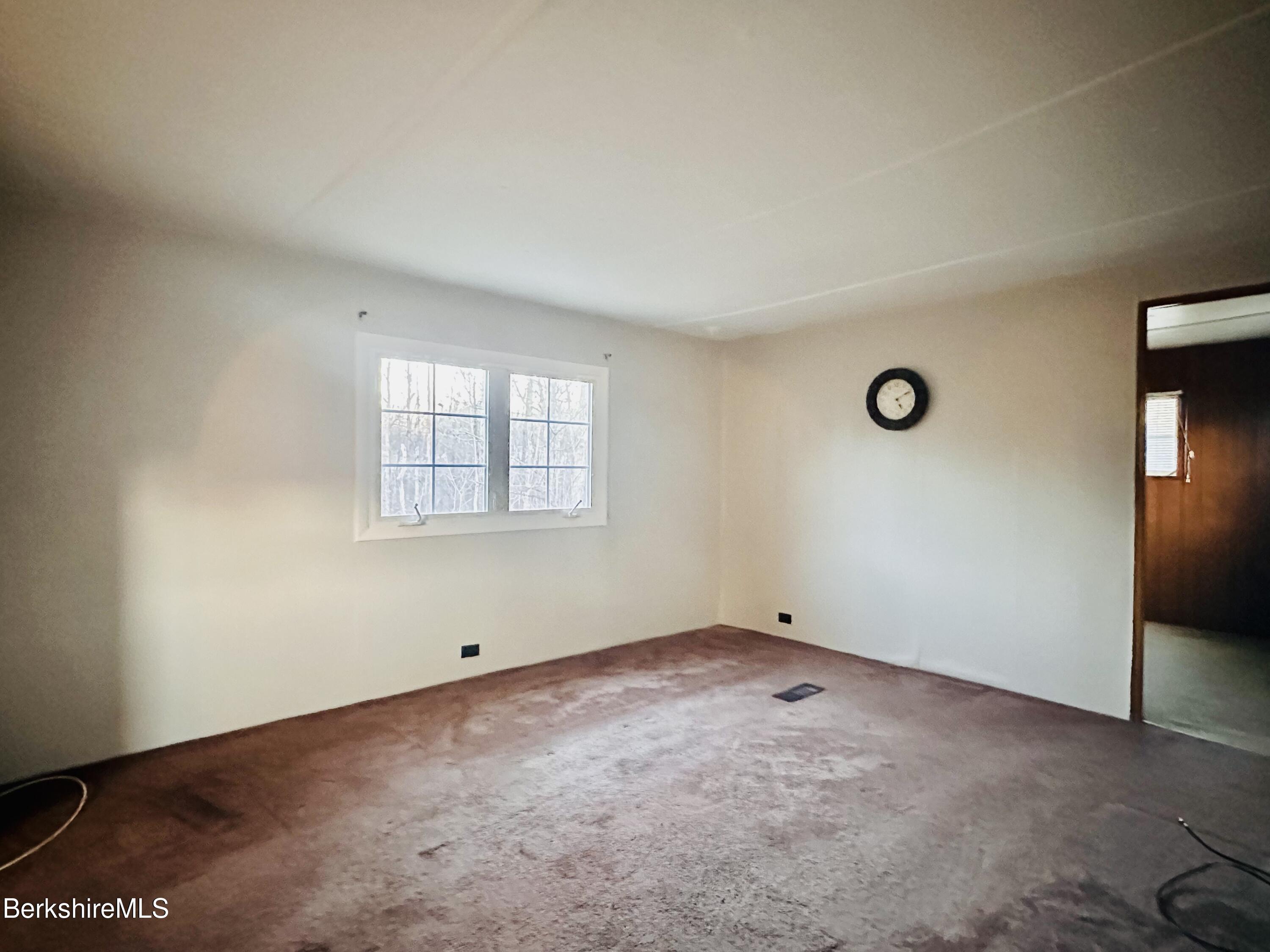 405 Pittsfield Lenox Road, Unit E6 Lenox, MA 01240 - Photo 12 of 23 living room