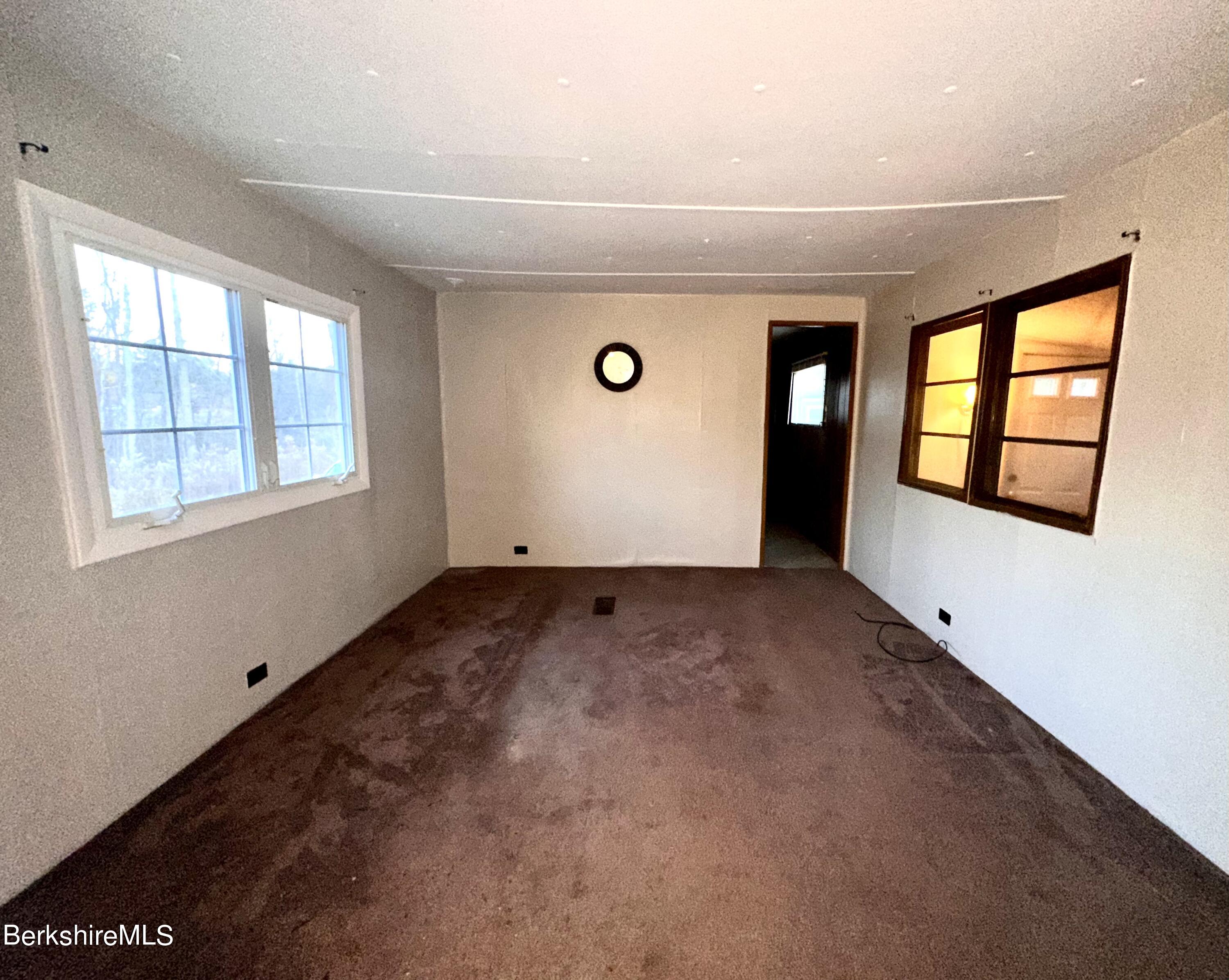 405 Pittsfield Lenox Road, Unit E6 Lenox, MA 01240 - Photo 13 of 23 living room