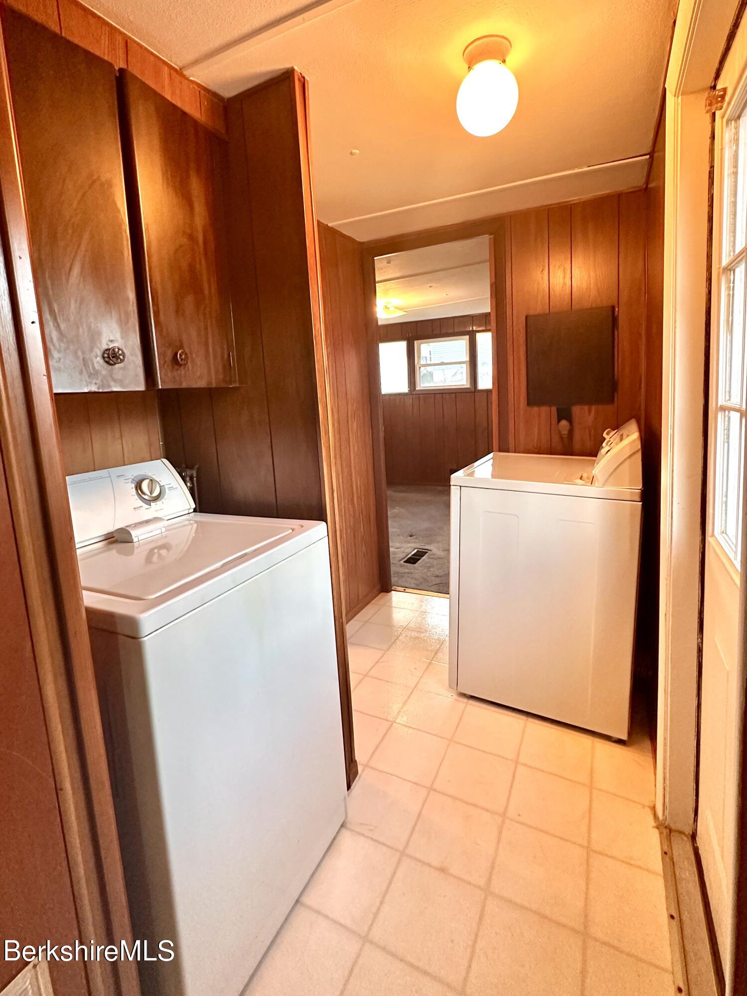 405 Pittsfield Lenox Road, Unit E6 Lenox, MA 01240 - Photo 15 of 23 laundry/hall