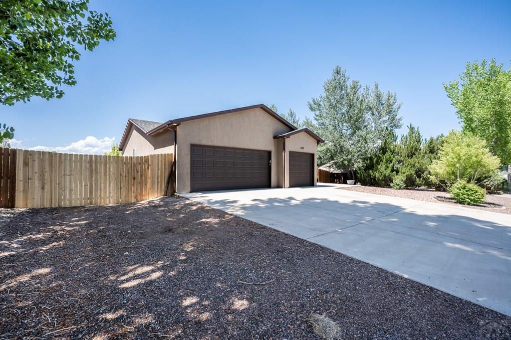 607 South Inca Drive Pueblo, CO 81007 - Photo 4 of 42