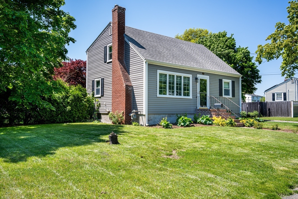 55 Huggins Road Rockland, MA 02370 - Photo 1 of 22 Gallery Image 1